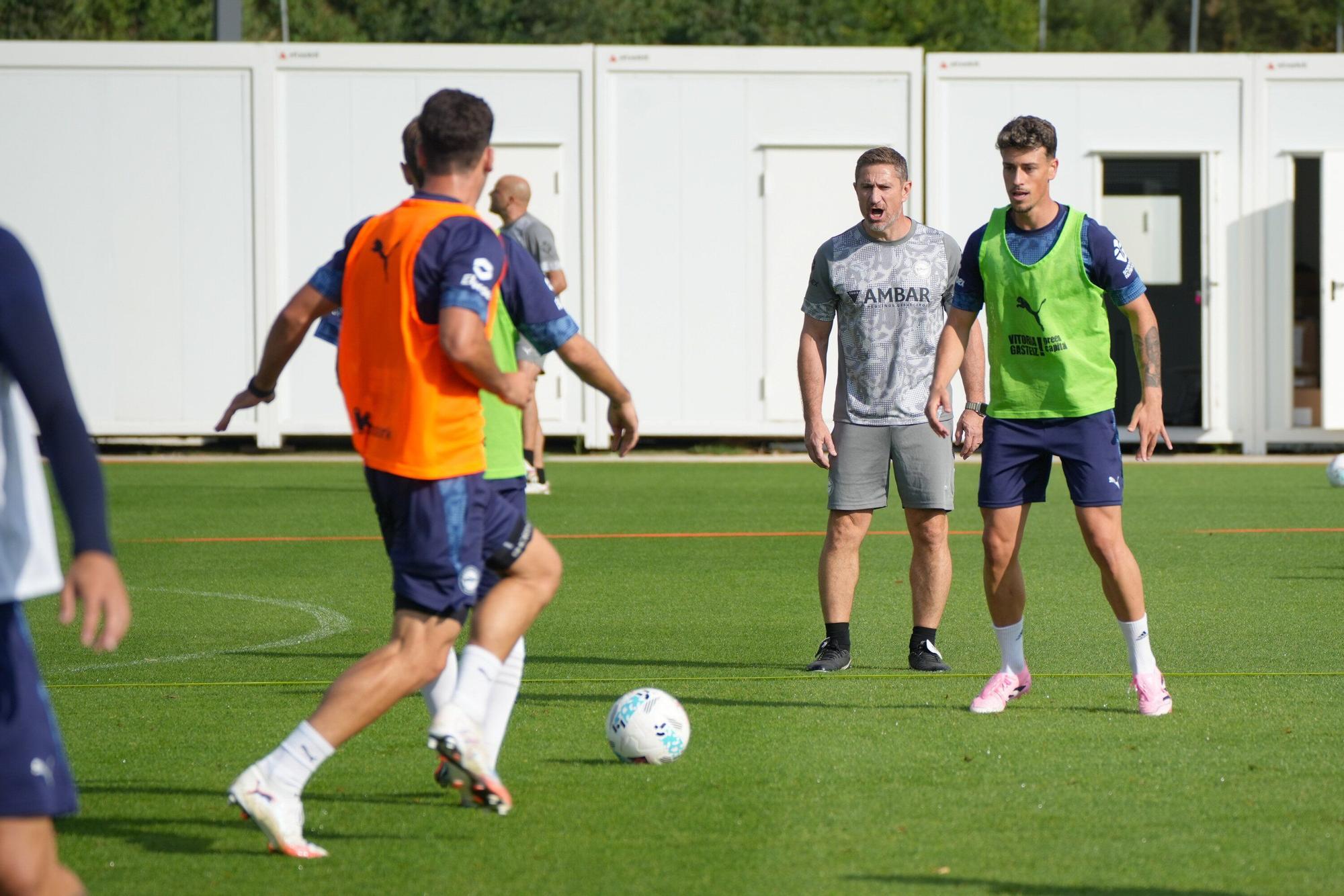 En imágenes: El Alavés se ejercita en Ibaia durante el parón de selecciones