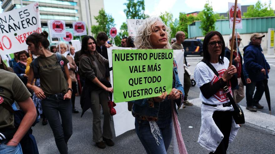 Fotos de la protesta contra las macroplantas de biogás en Pamplona