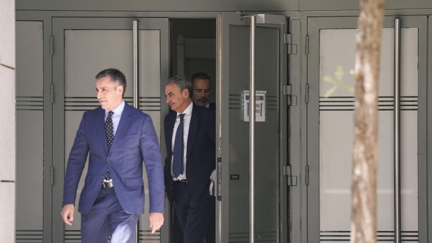 El PSOE reafirma su apoyo a Zapatero tras declarar y rechaza las condenas "anticipadas"