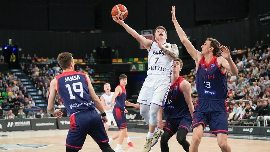 El Surne Bilbao Basket cumple con victoria ante el Brno