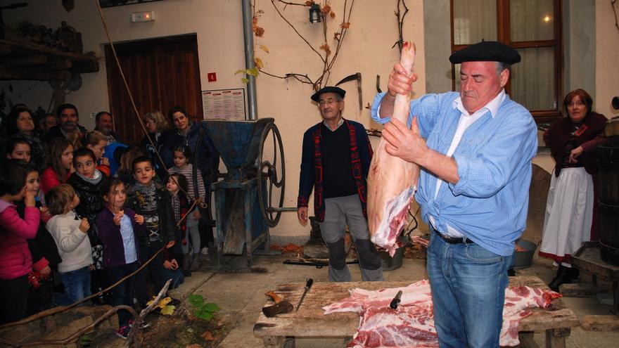 Regresa la txarriboda al etnográfico de Artziniega