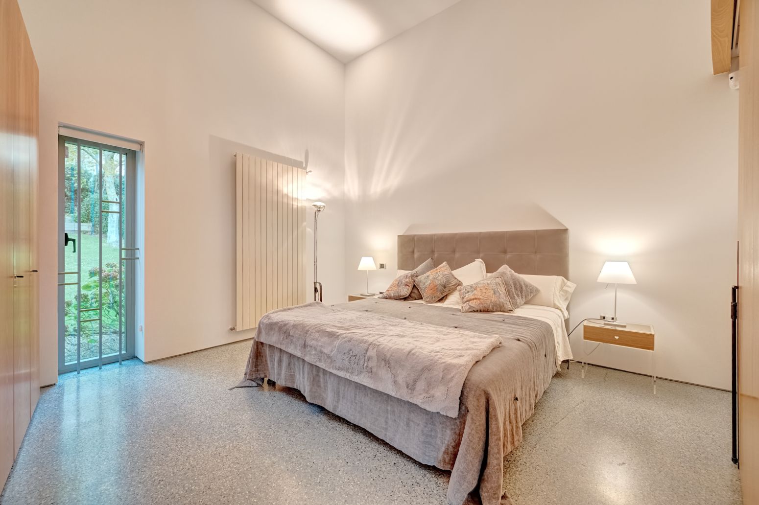 Una vivienda única en Alzuza sale al mercado: luz natural, paisaje del valle y un diseño pensado para el bienestar