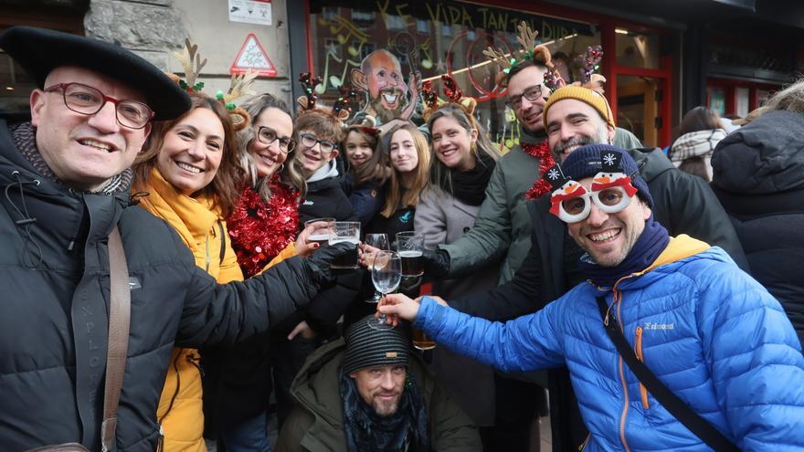 El vermú de Nochevieja en Sancho el Sabio se consolida como cita ineludible en Gasteiz
