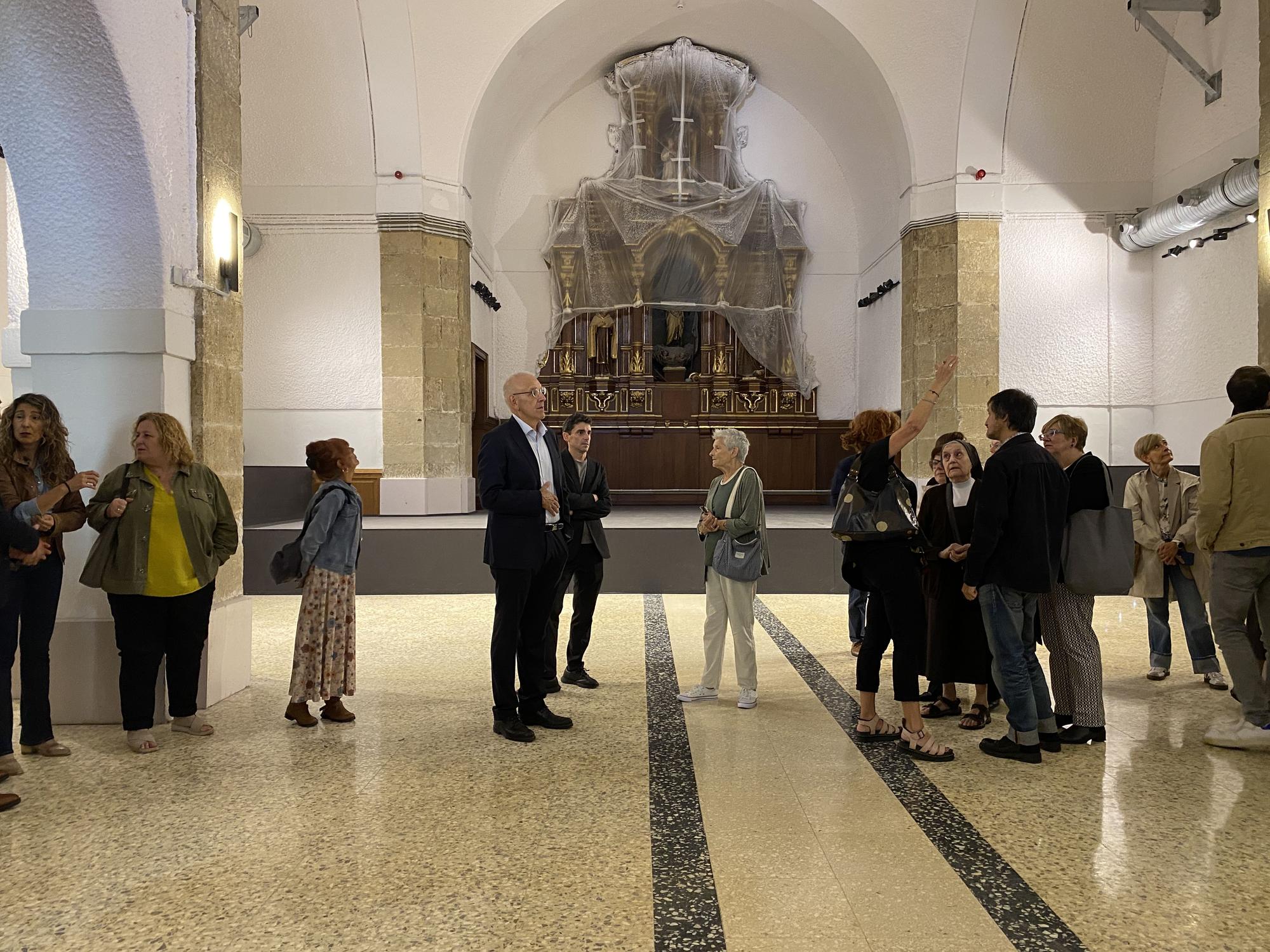 Imágenes de la inauguración de la nueva Casa de Cultura de Zumaia, con detalles del patrimonio conservado y la participación de la gente que acudió a la inauguración.