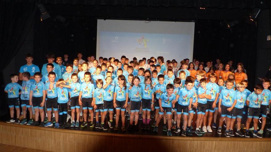 Durangaldeko Bizikleta Eskola presenta sus equipos