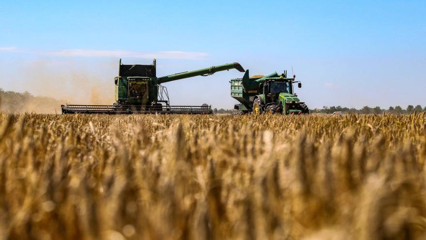 El Estado lidera una iniciativa para sacar 8.000 toneladas de grano de Ucrania