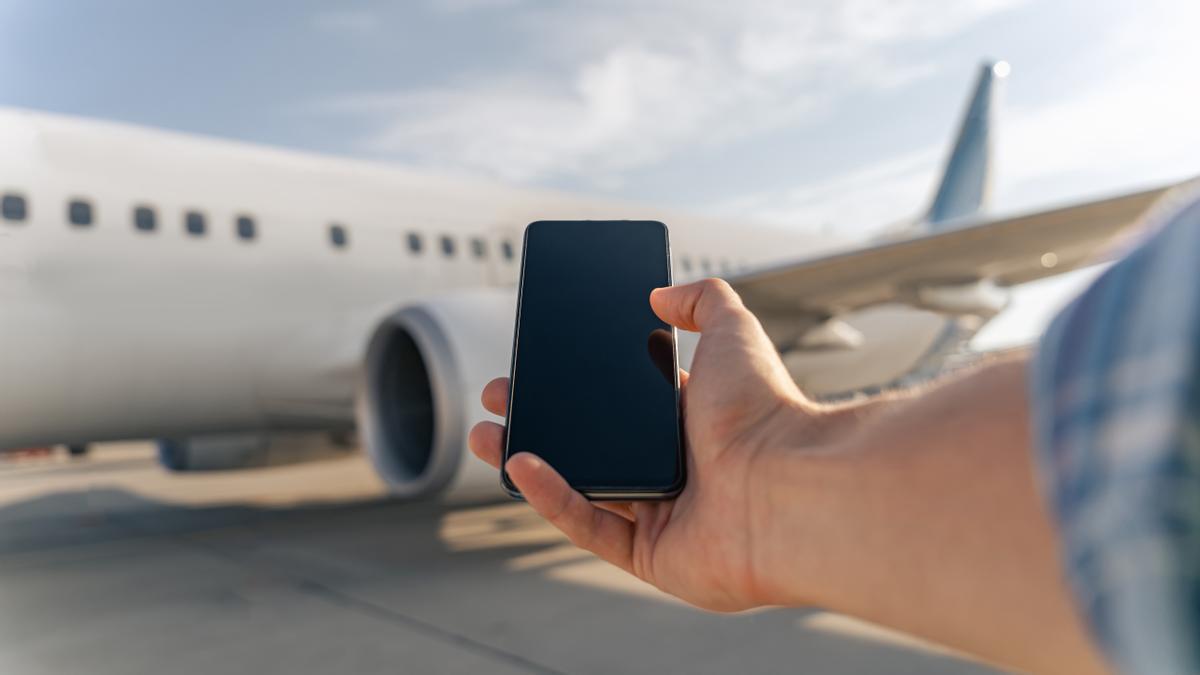 El uso de los móviles en los aviones siempre ha estado sometida a ciertas restricciones.