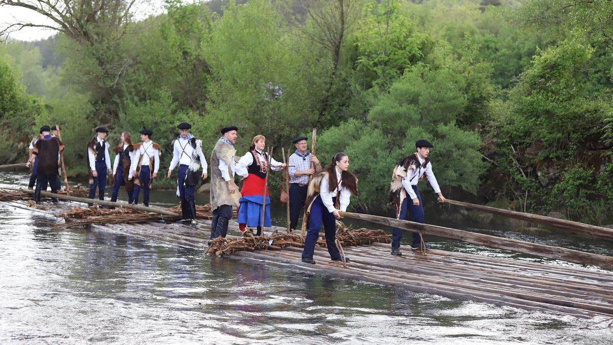Celebración del Día de la Almadía en Burgui.