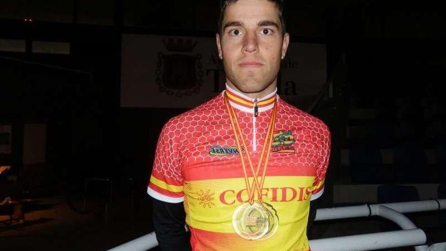 Eduardo Santas.