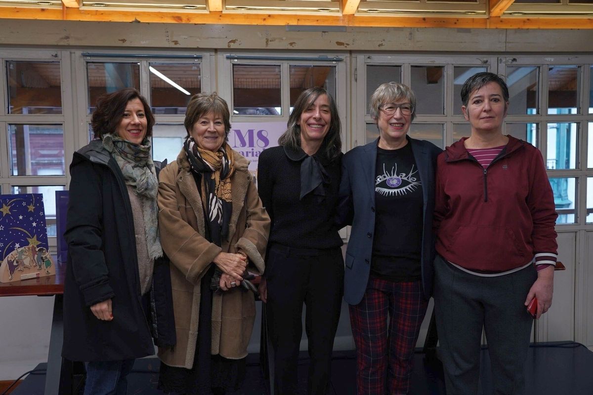 Cristina García Azkarreta, María Asun Azkarreta, Miriam Ocariz, Yolanda Martínez y Elena Sarasola.