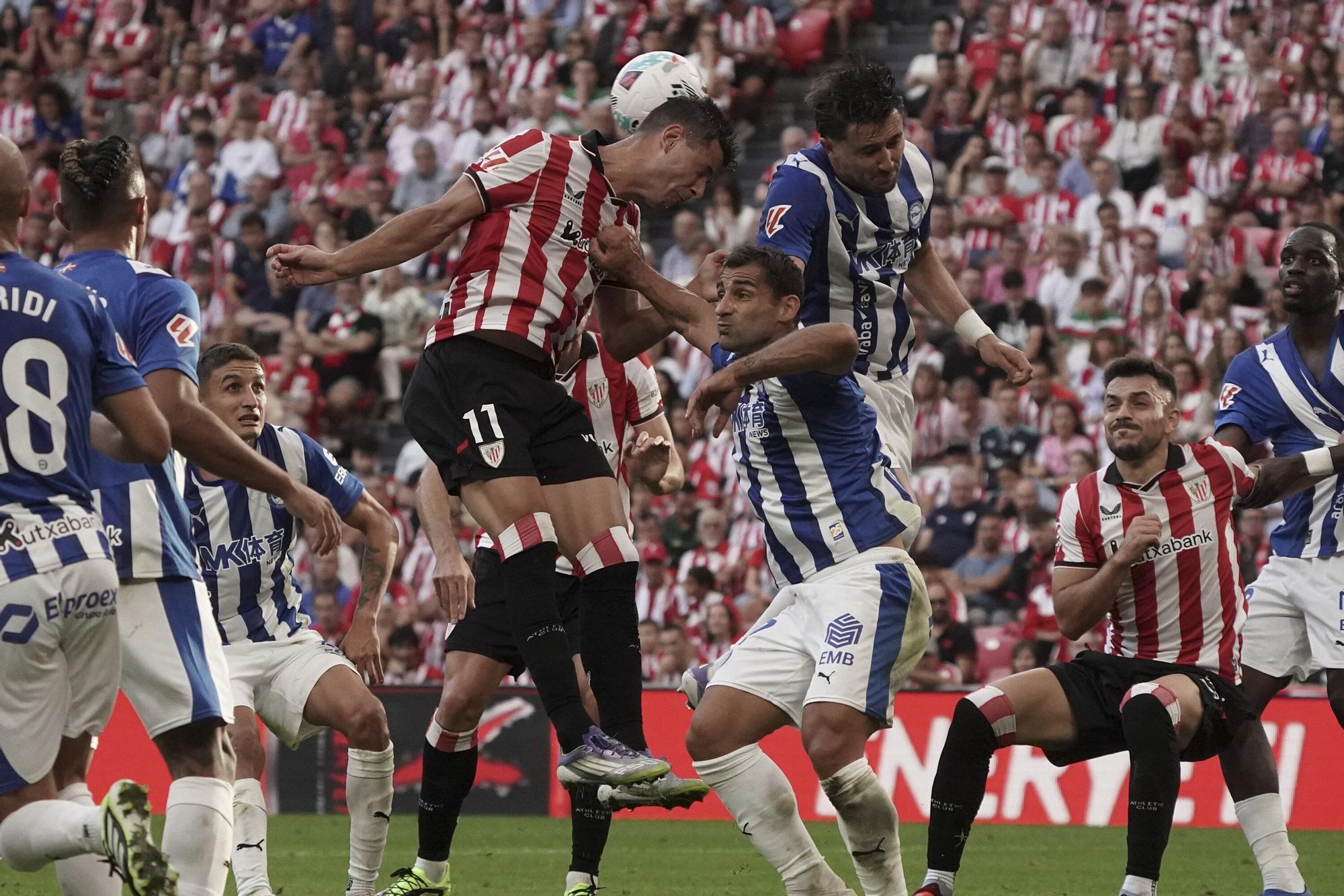 En imágenes: Así está siendo el derbi entre Athletic y Alavés en San Mamés