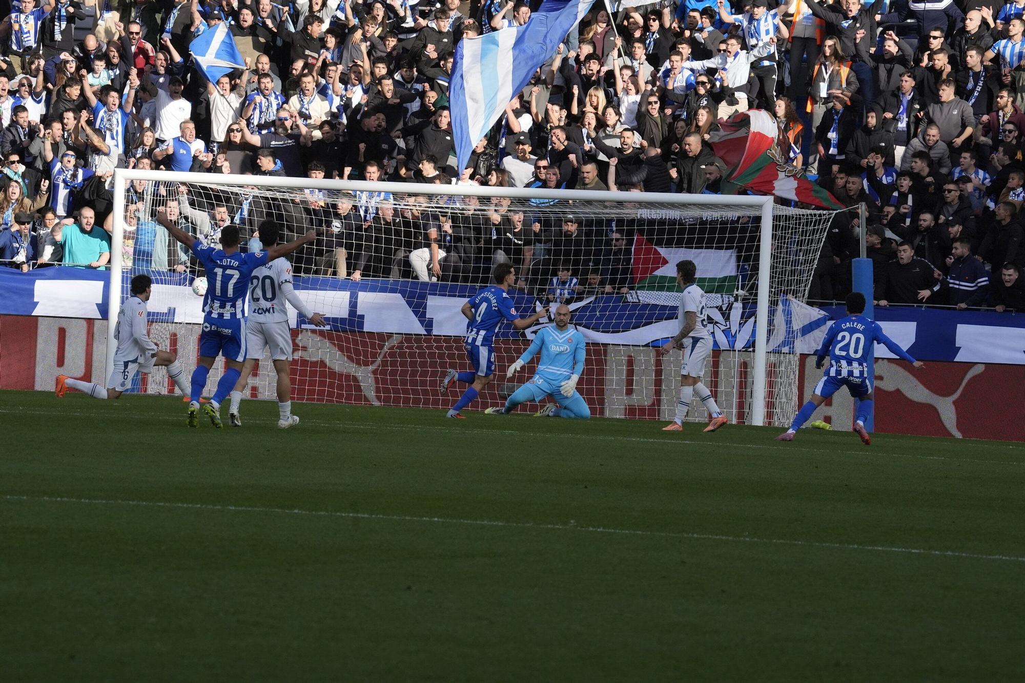 Todas las fotos del Alavés-Espanyol en Mendizorroza