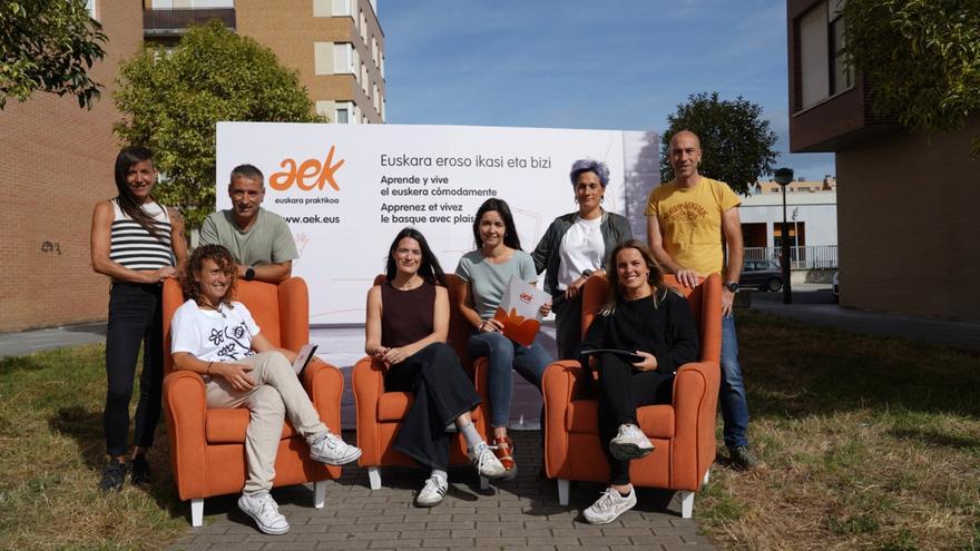 AEK-k matrikulazio kanpaina abiatu du &#039;Euskara eroso ikasi eta bizi&#039; lelopean