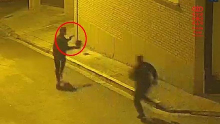 Vídeo: detenido un joven tras el atraco a una churrería a punta de pistola en Cascante