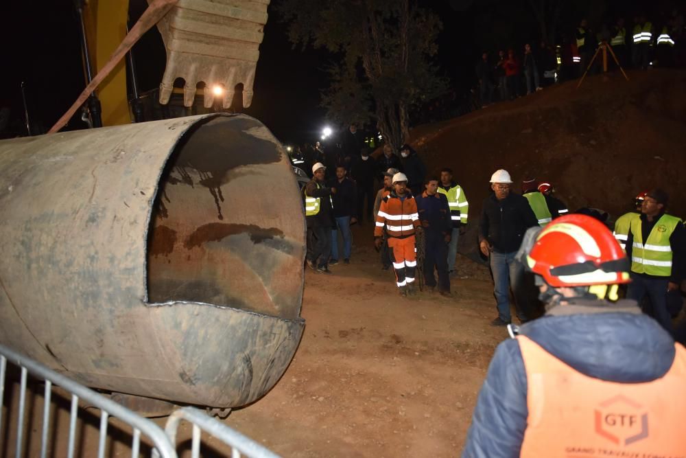 Los servicios de rescate excavan un túnel