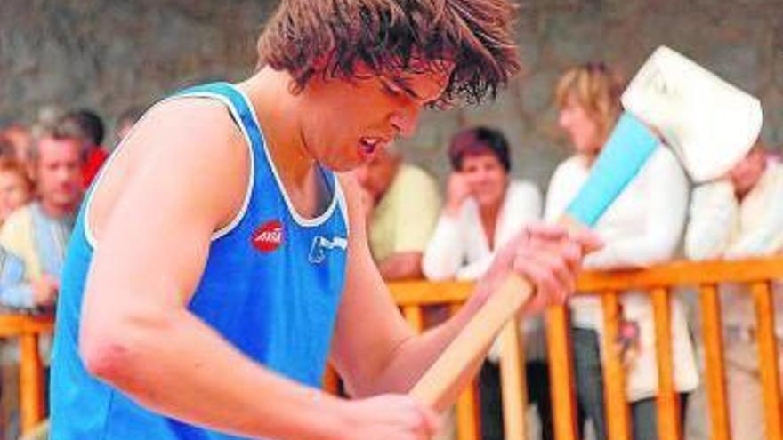 Atutxa se afianza en  el liderato de la Liga