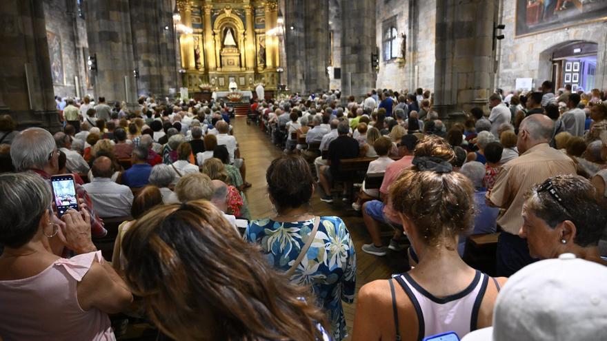 Llenazo en la Basílica de Begoña para honrar a la Amatxu: &quot;Seguimos con la tradición de mi abuela&quot;