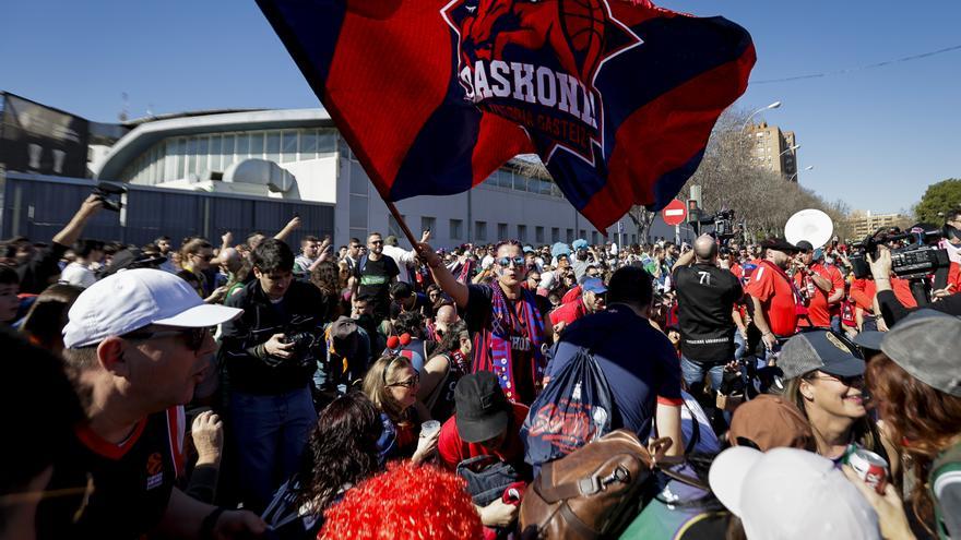 La fiesta de la Copa alcanza su cénit con la kalejira