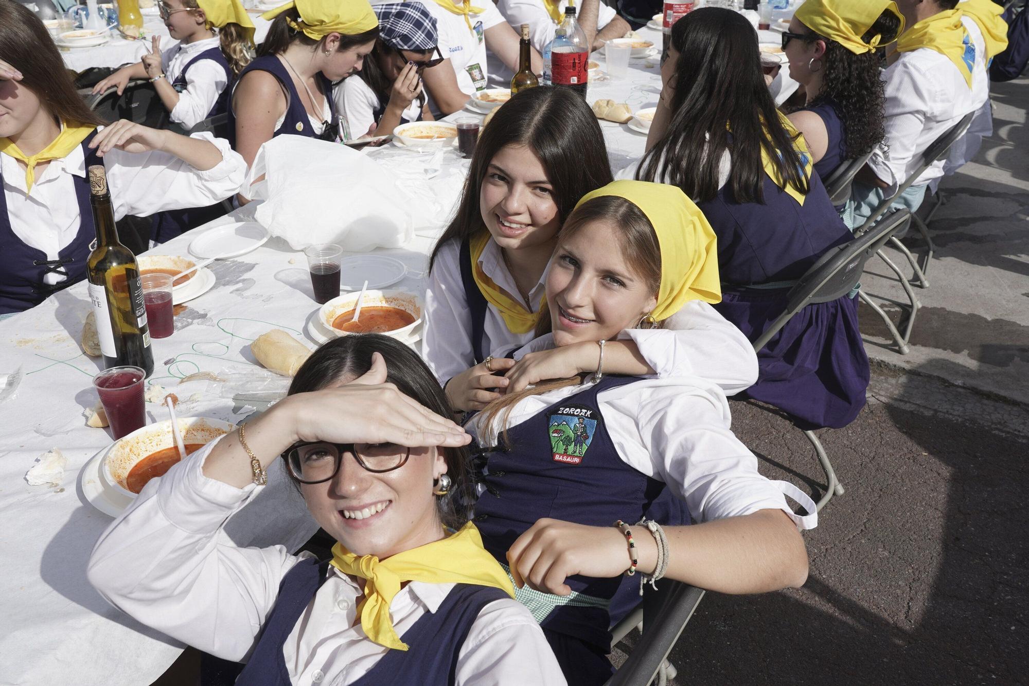 Más de 3.600 personas en la comida de cuadrillas de Basauri: “Es es indescriptible, se nos está yendo de las manos”