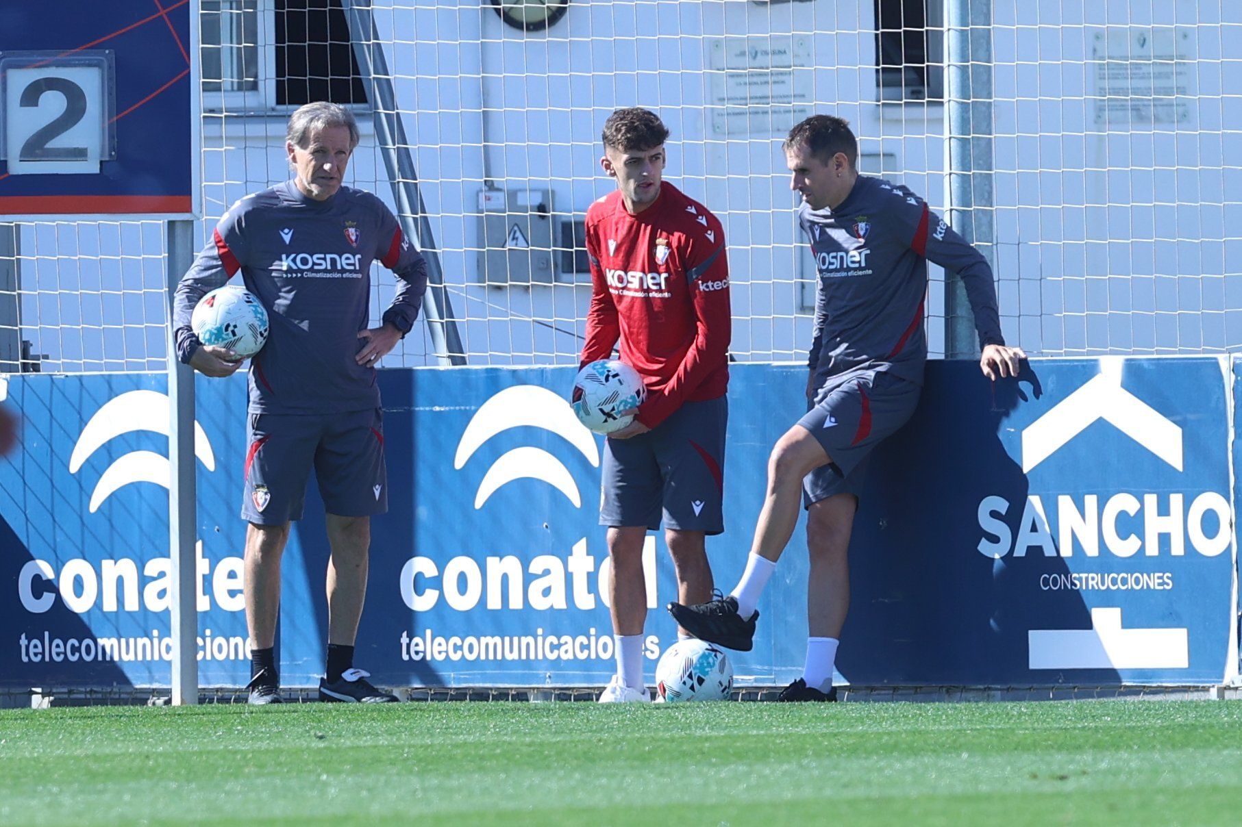 Fotos del entrenamiento de Osasuna (02/10/2025)