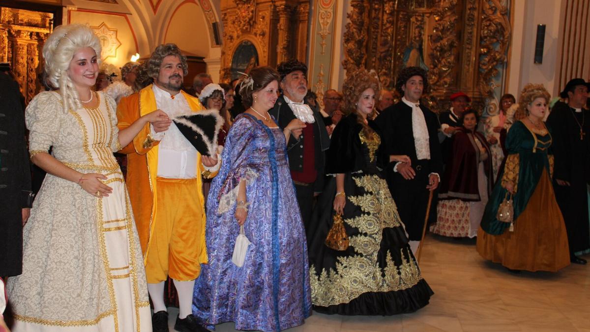 Algunos de los integrantes de la Corte de Felipe V en el Museo Arrese.