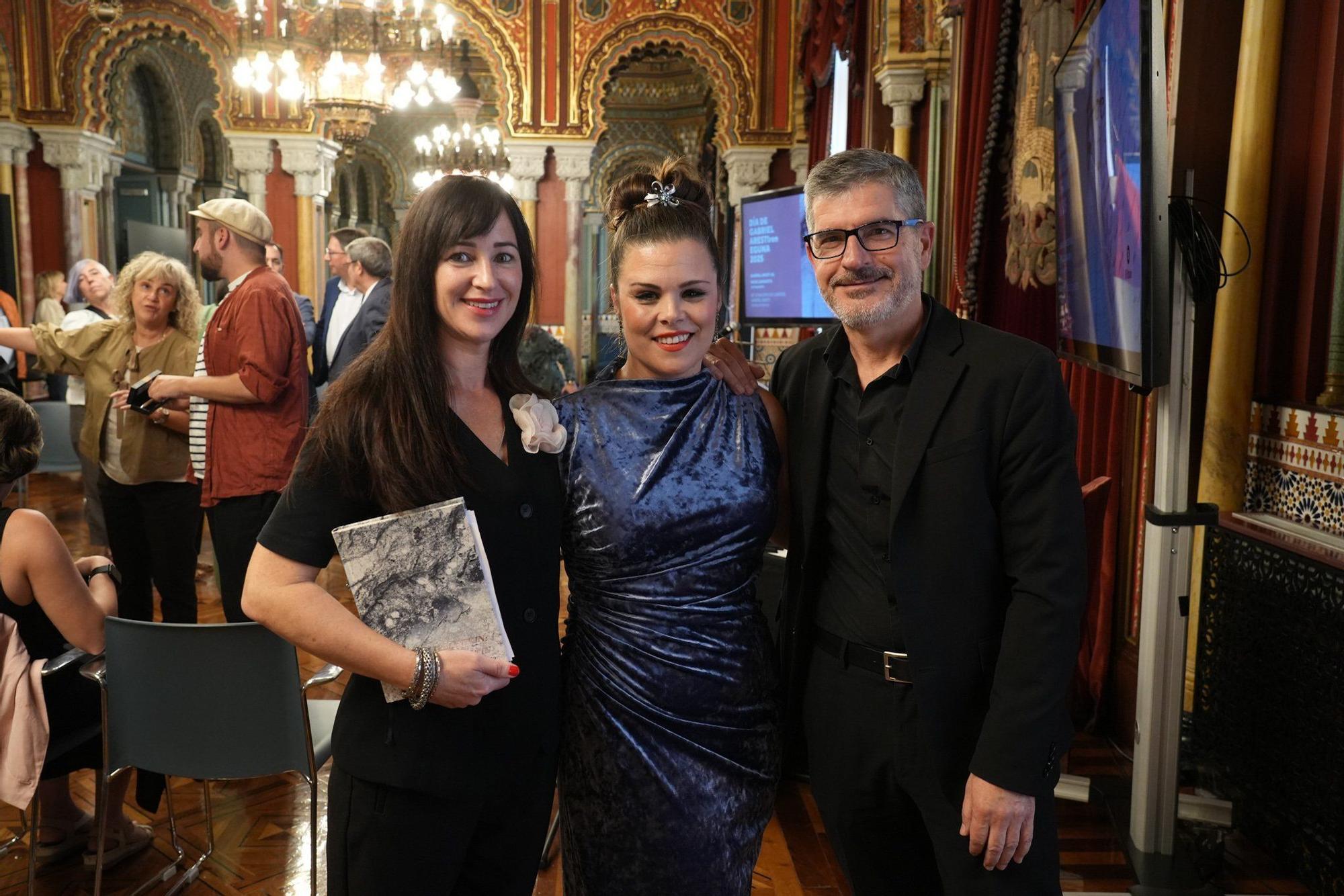 Udane Goikoetxea, Naroa Intxausti e Iñaki Belasko pusieron las ‘ilustraciones musicales’ a la tarde.