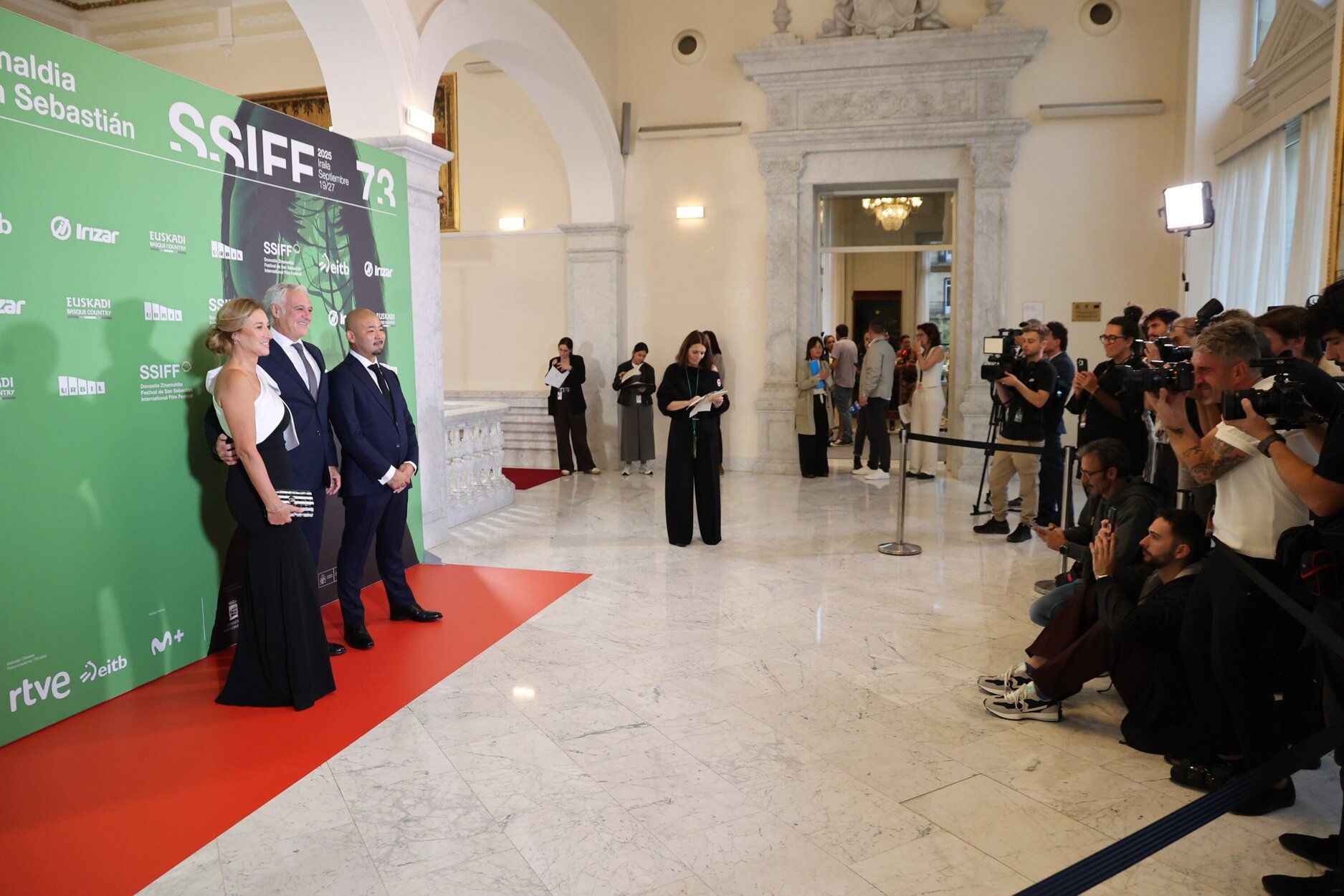 Asier Altuna y Telmo Esnal reciben el premio Zinemira