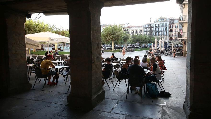 El juzgado quita de nuevo la razón a UPN y avala la terraza de Laba en la Plaza del Castillo de Pamplona