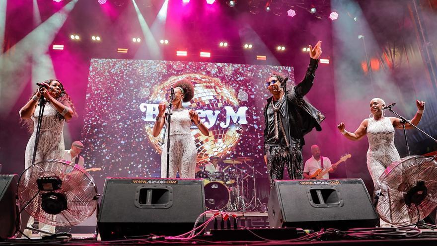 San Fermín 2026 | Fotos del concierto de Boney M en la Plaza del Castillo