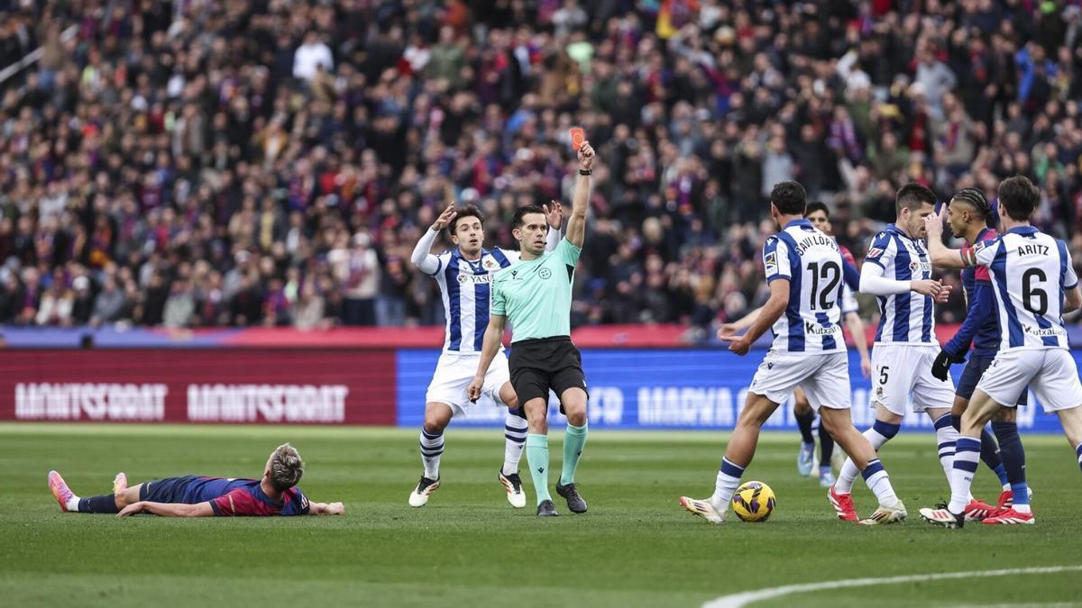 Quintero expulsa a Aritz, la pasada temporada en Montjuic.