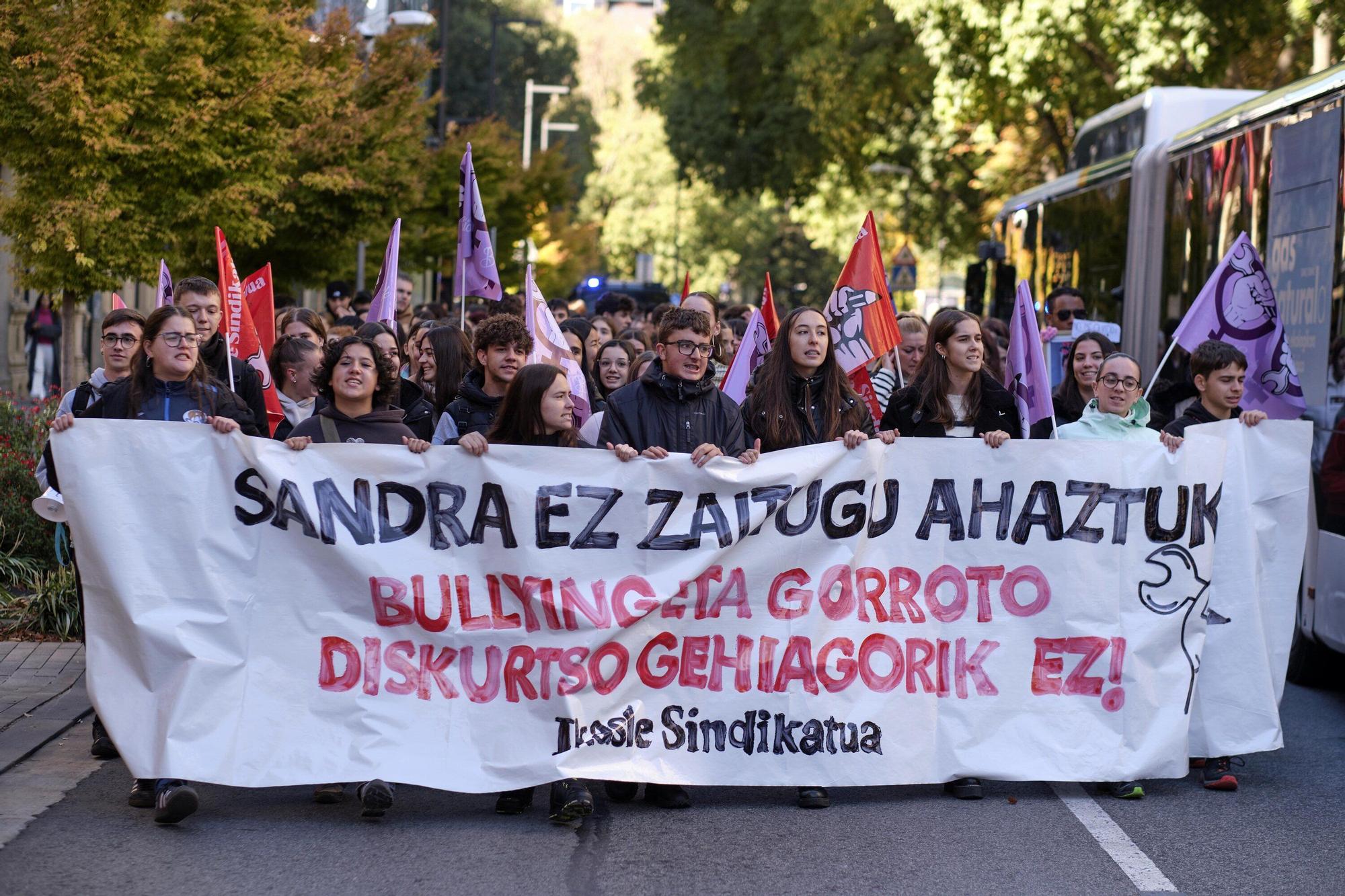 Sentada estudiantil en Pamplona en protesta por la muerte de la joven Sandra Peña