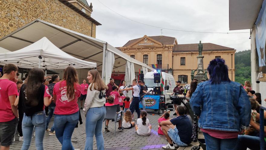 Galdames conecta sus fiestas con un bus gratuito