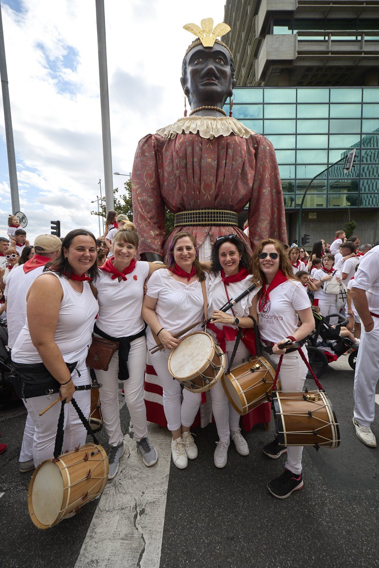 Imágenes de la primera salida de la Comparsa de Gigantes estos Sanfermines