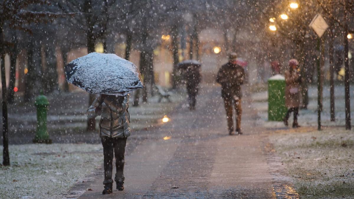 Nieve en la Vuelta del Castillo de Pamplona.