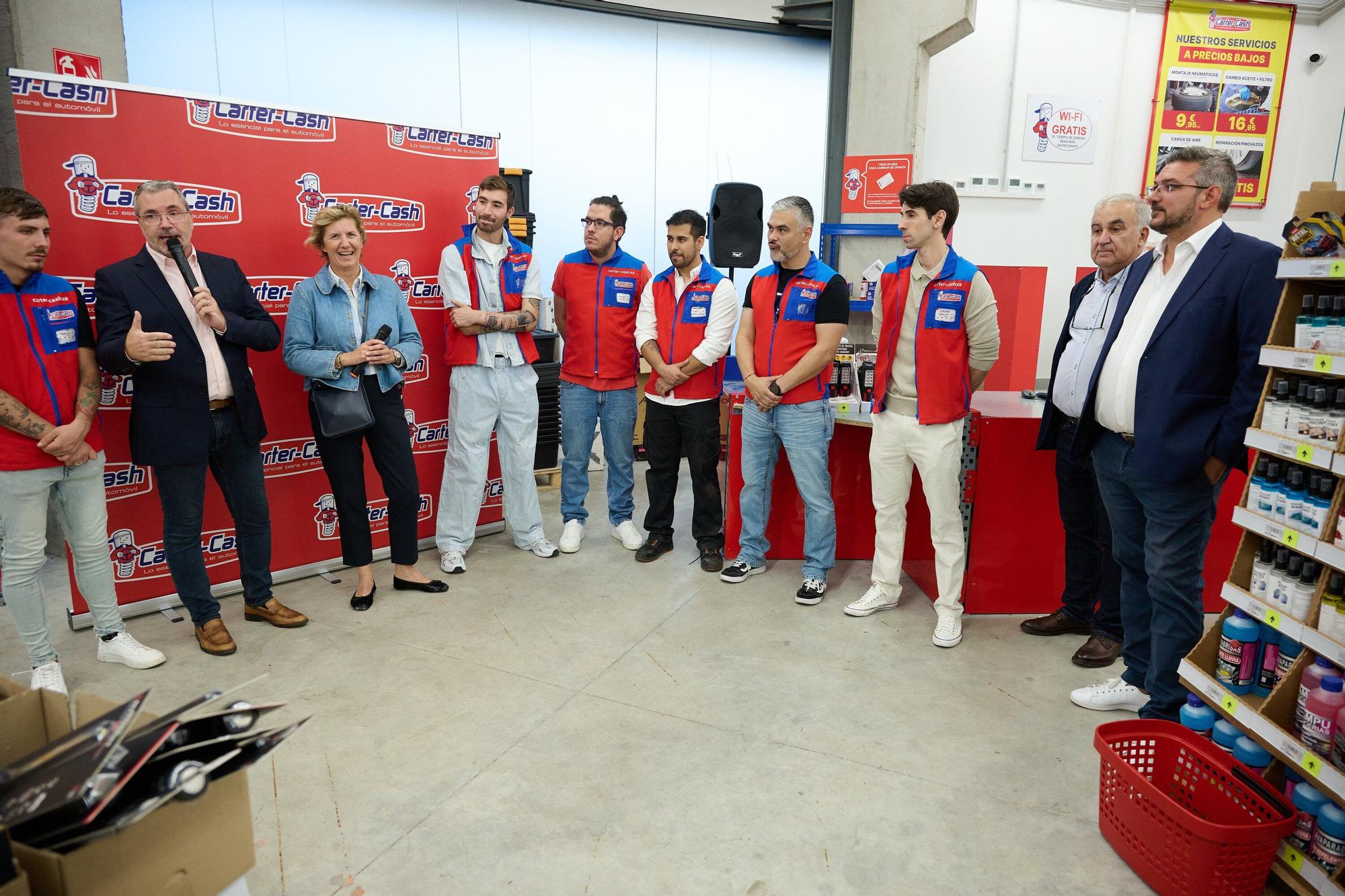 Fotos de la inauguración oficial de la nueva tienda de Carter-Cash en Pamplona