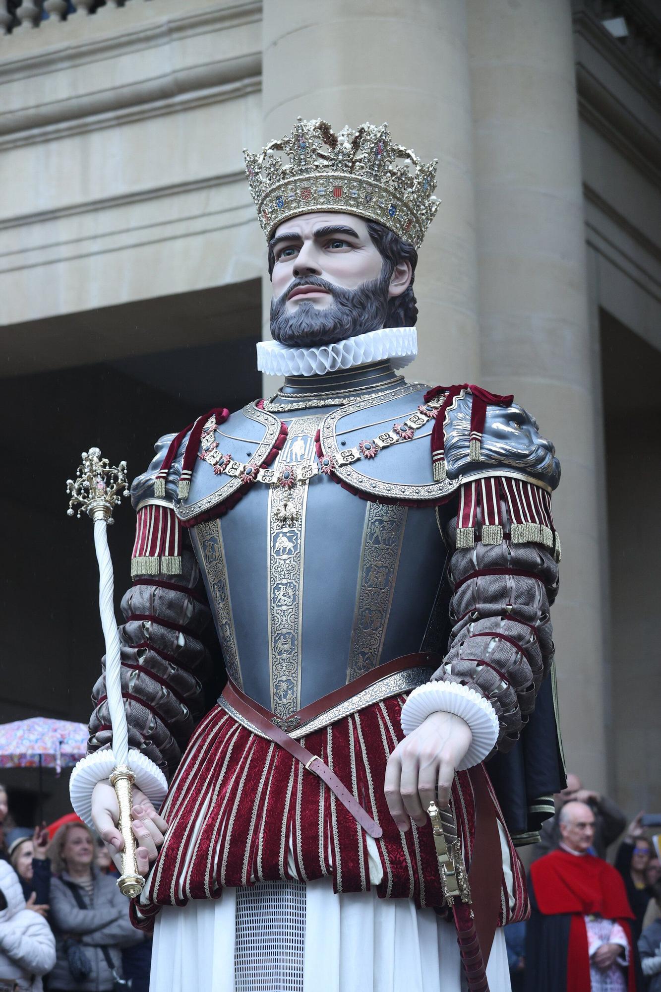 La Catedral de Pamplona presenta en público los gigantes que tuvo hace siglos