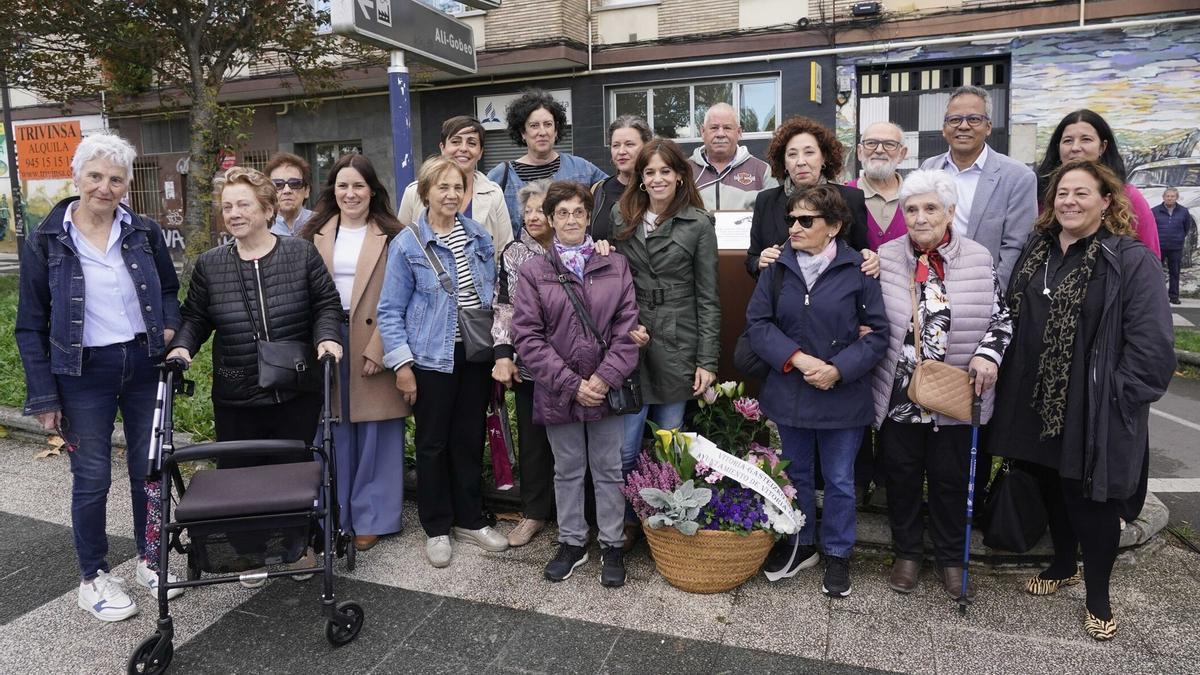 Descubrimiento de la placa en conmemoración del accidente de
dos camiones de gas el 26 de julio de 1974