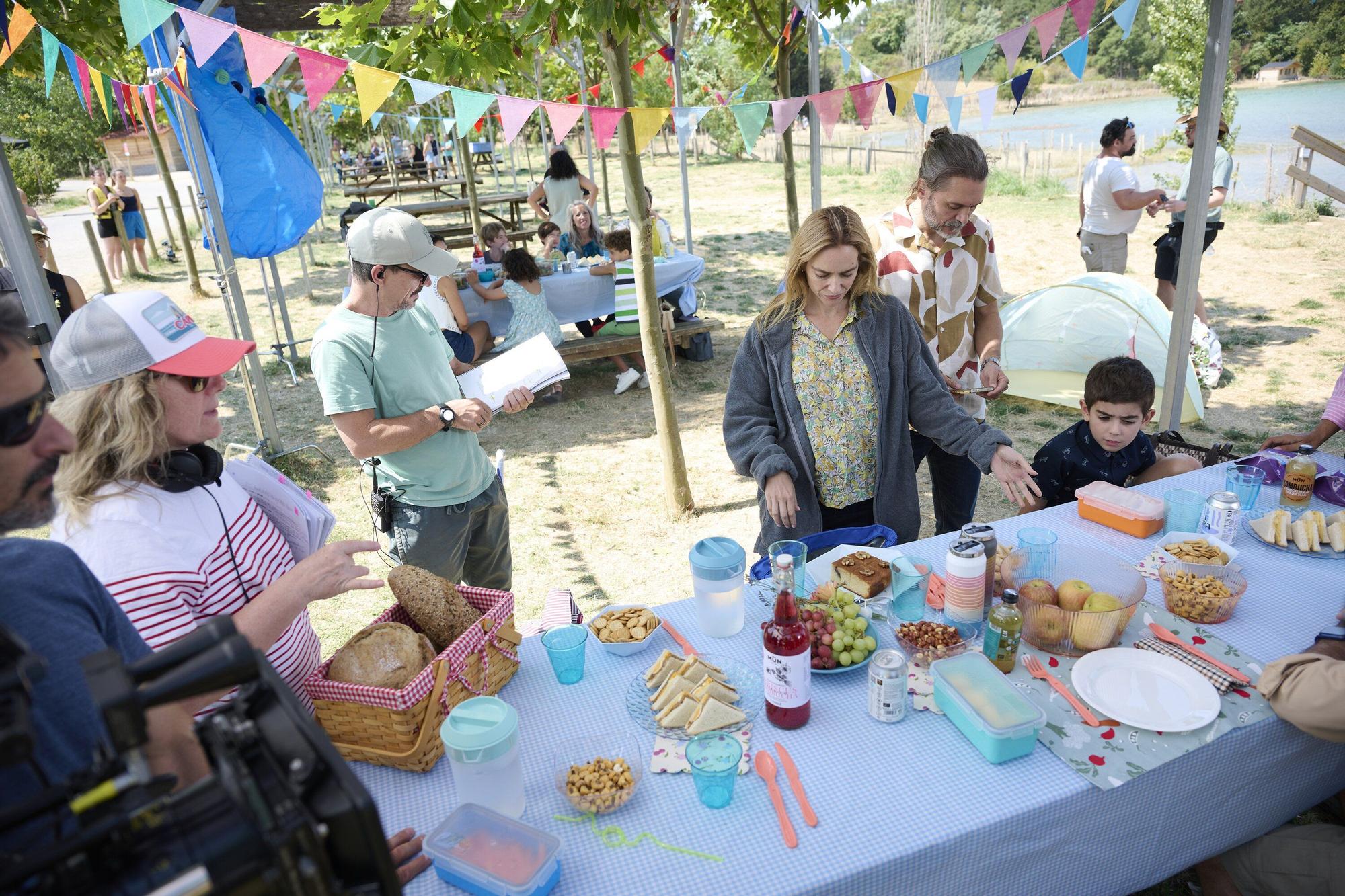 Rodaje de la película "TRES DE MÁS” con los actores Salva Reina y Kira Miró