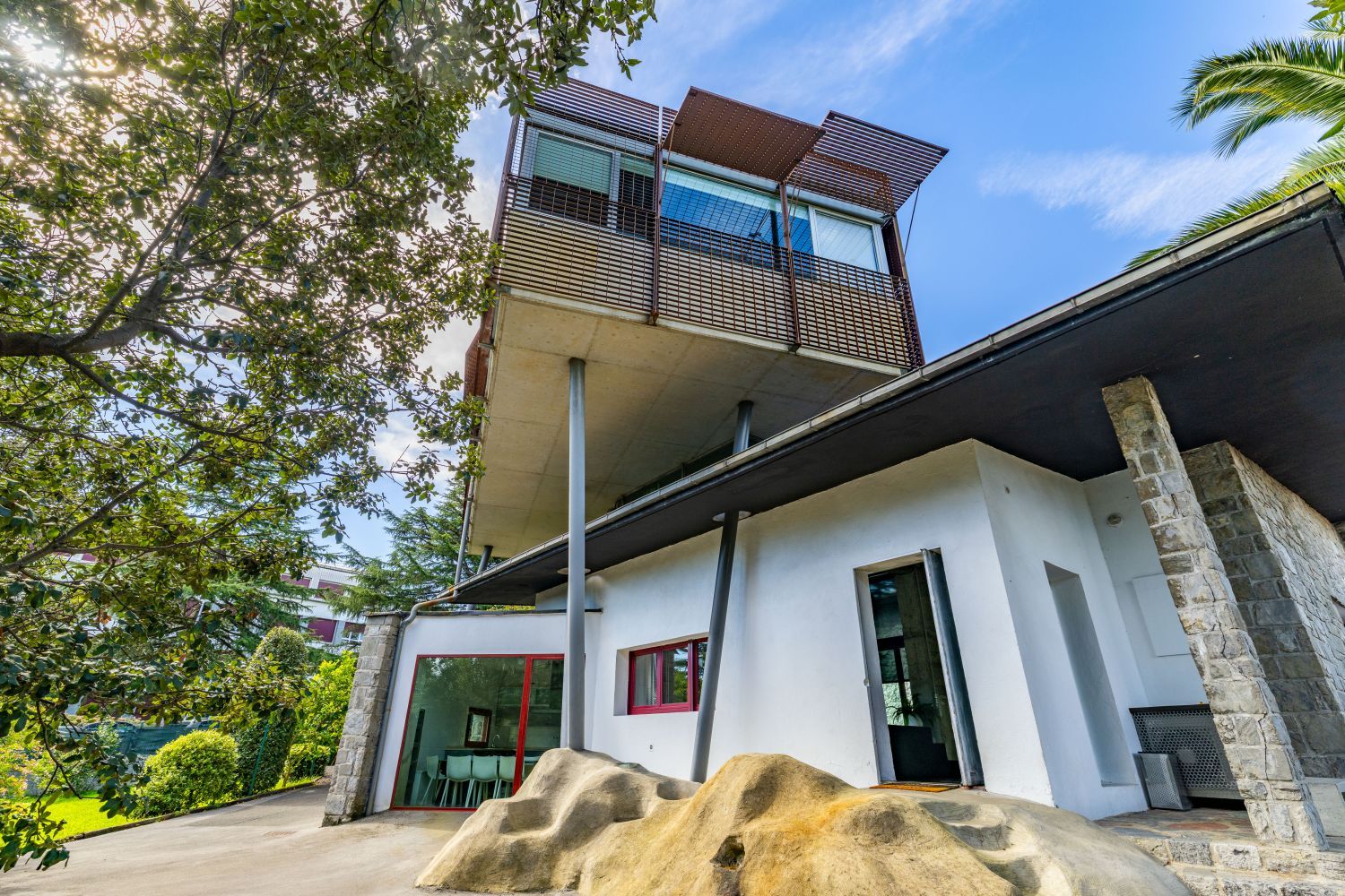 Exclusiva Villa Bifamiliar en venta en un paraíso, ubicada en el Alto de Zorroaga, en San Sebastián