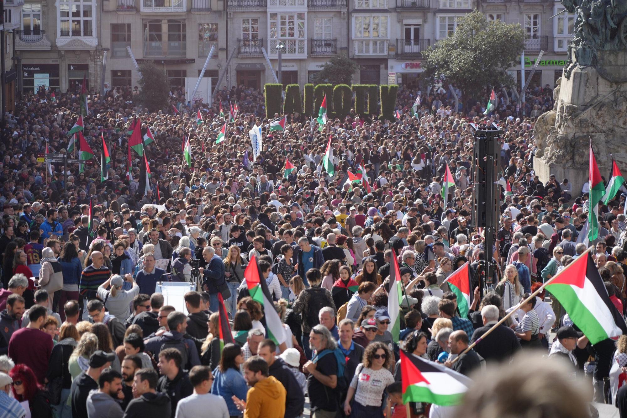 Manifestación en favor del pueblo de Gaza en Vitoria