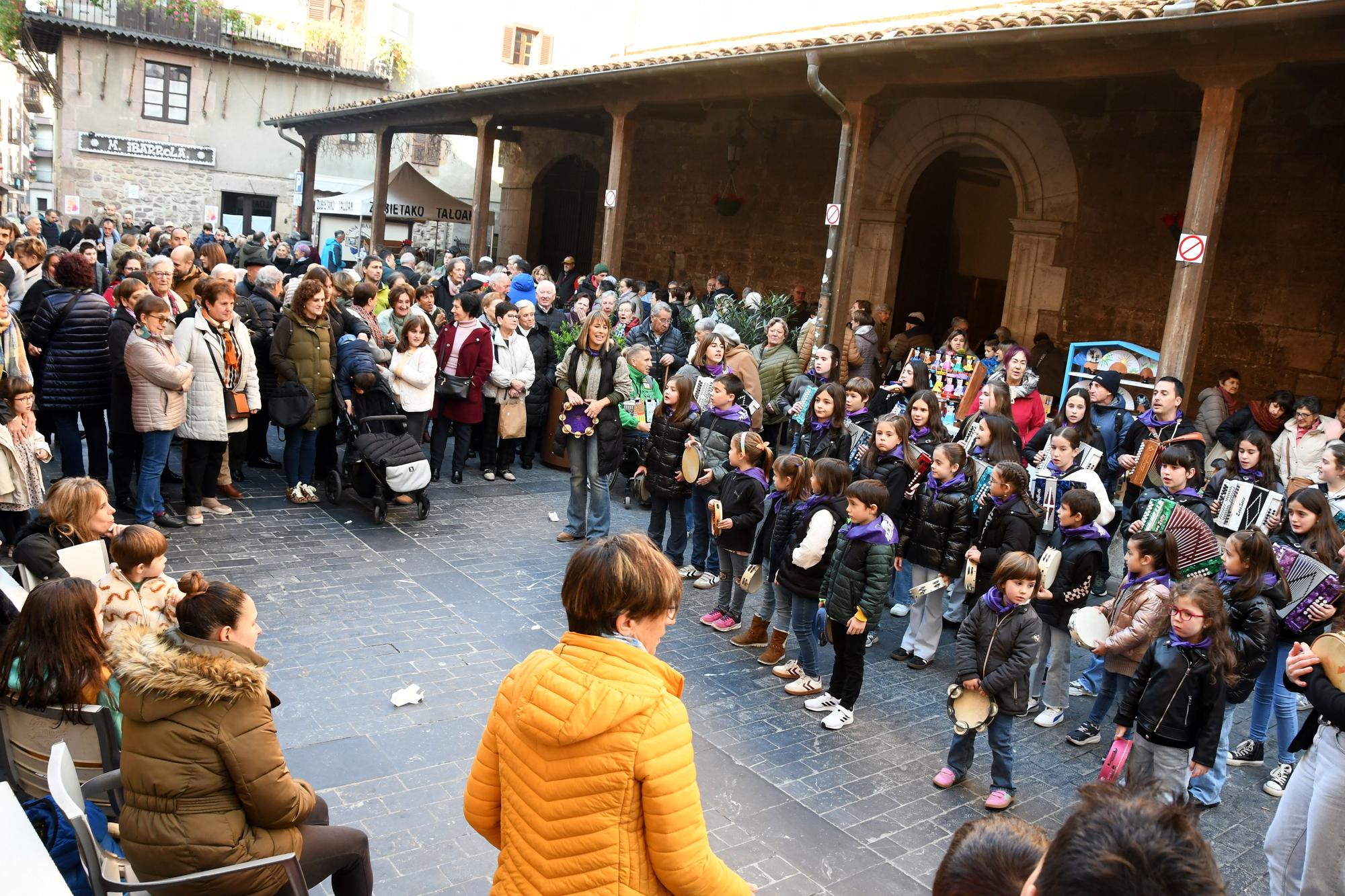 Dos ‘dedales de plata’ para los Ibarrola en Doneztebe