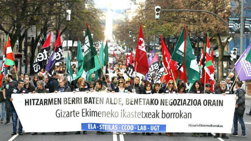 Sindicatos cifran en un 65% el seguimiento de la huelga en la red concertada