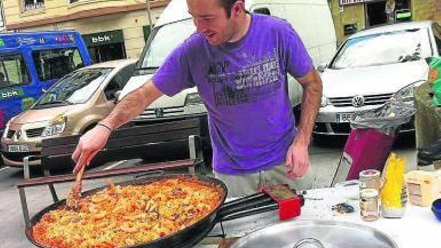 Las paellas debían estar listas para las 15.00 horas.