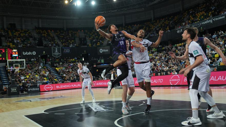 Pantzar mantiene vivo al Surne Bilbao en la lucha por el ‘play-off’