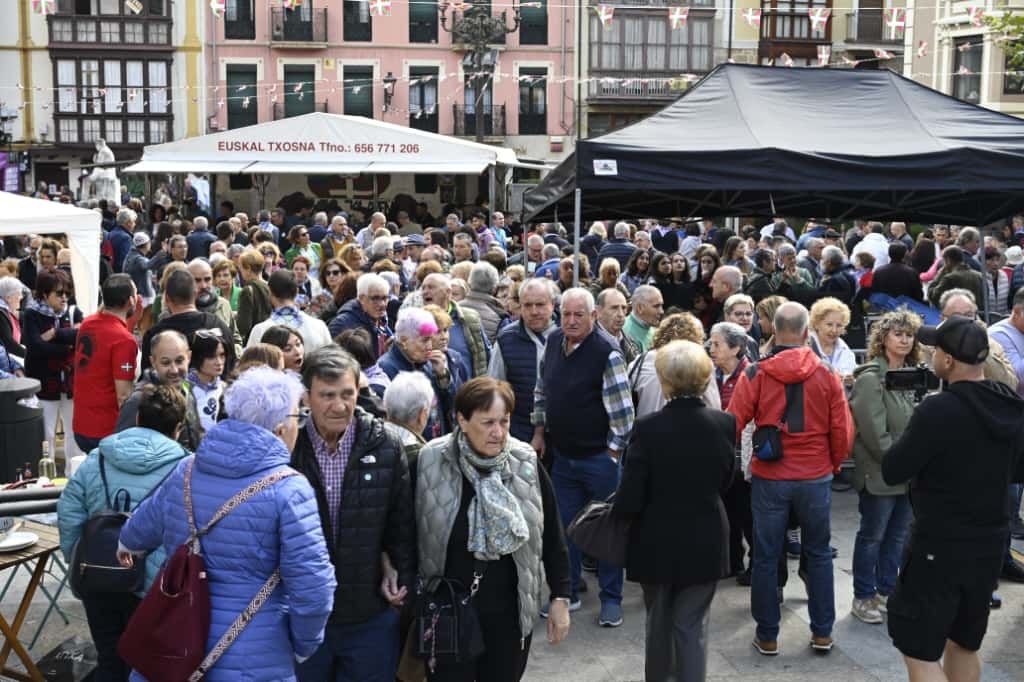 Las putxeras humean en Balmaseda en homenaje al tren de La Robla