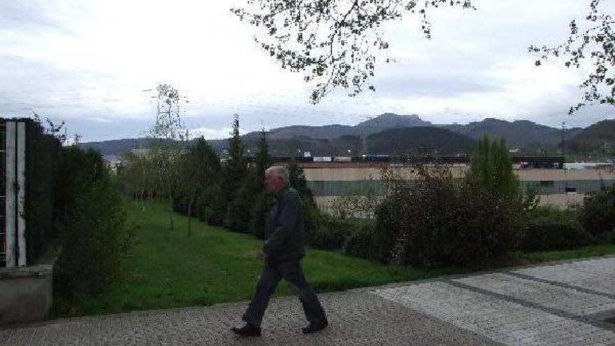 Vista de los terrenos que irun ha cedido al Gobierno Vasco para el nuevo centro escolar.