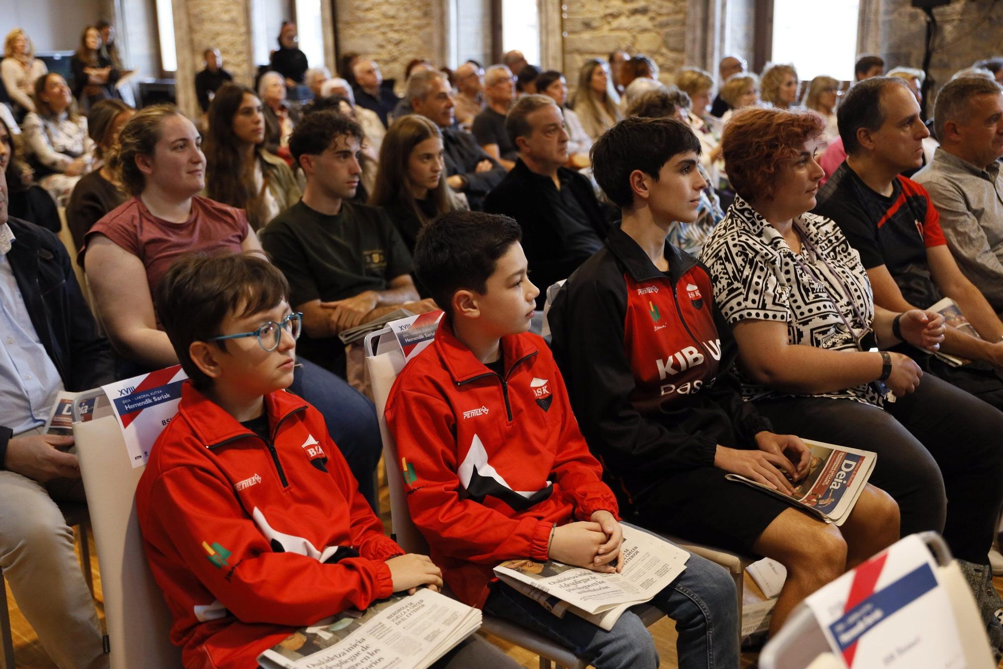 En imágenes: Entrega de los premios DEIA Laboral Kutxa Hemendik Sariak de la comarca Nerbioi-Ibaizabal
