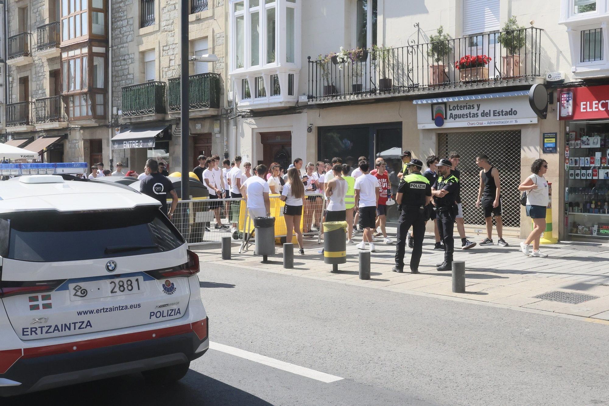 En imágenes: Vitoria sale a la calle a celebrar La Blanca tras el txupinazo