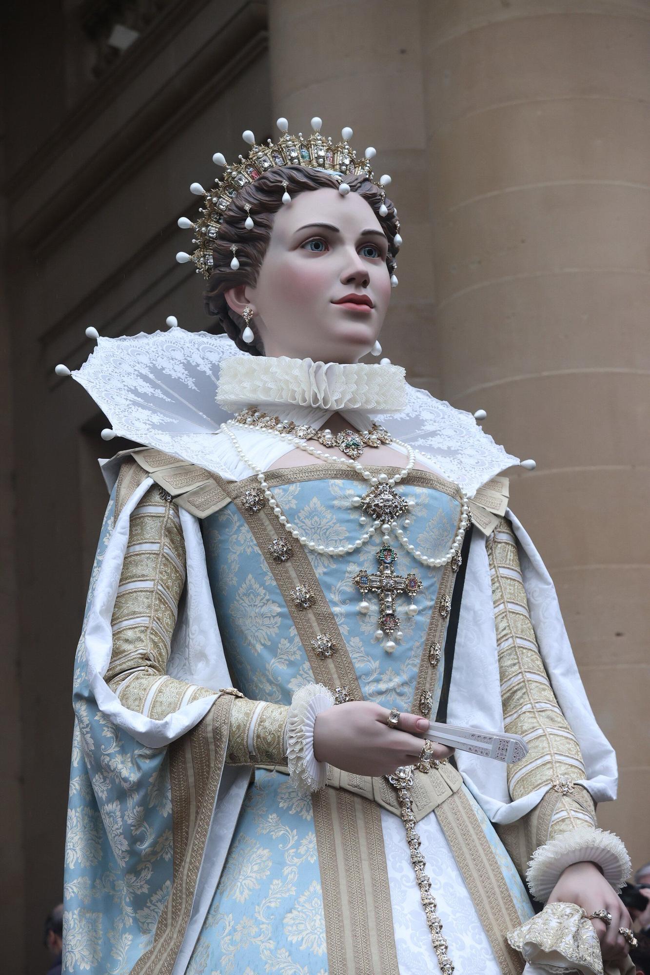 La Catedral de Pamplona presenta en público los gigantes que tuvo hace siglos