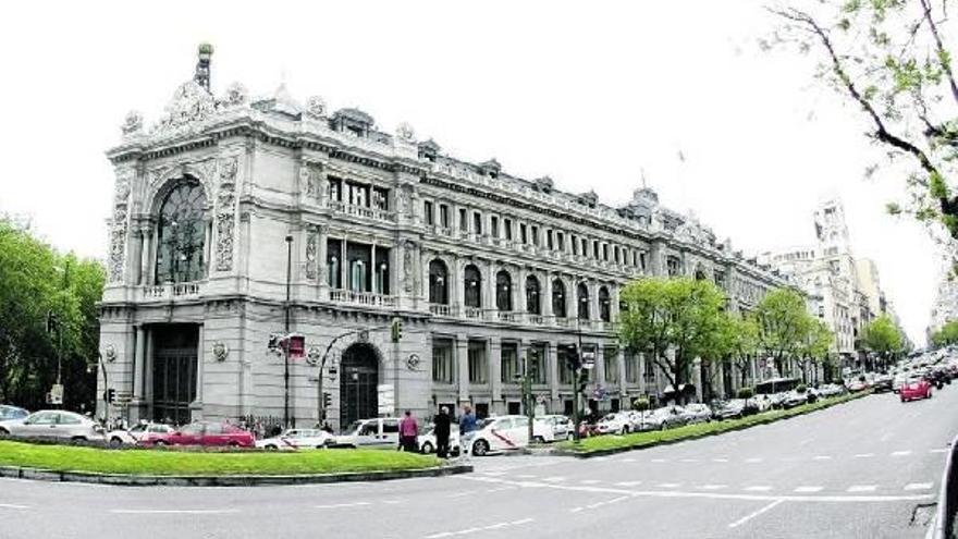 Vista de la fachada del edificio que alberga la sede central del Banco de España en Madrid.
